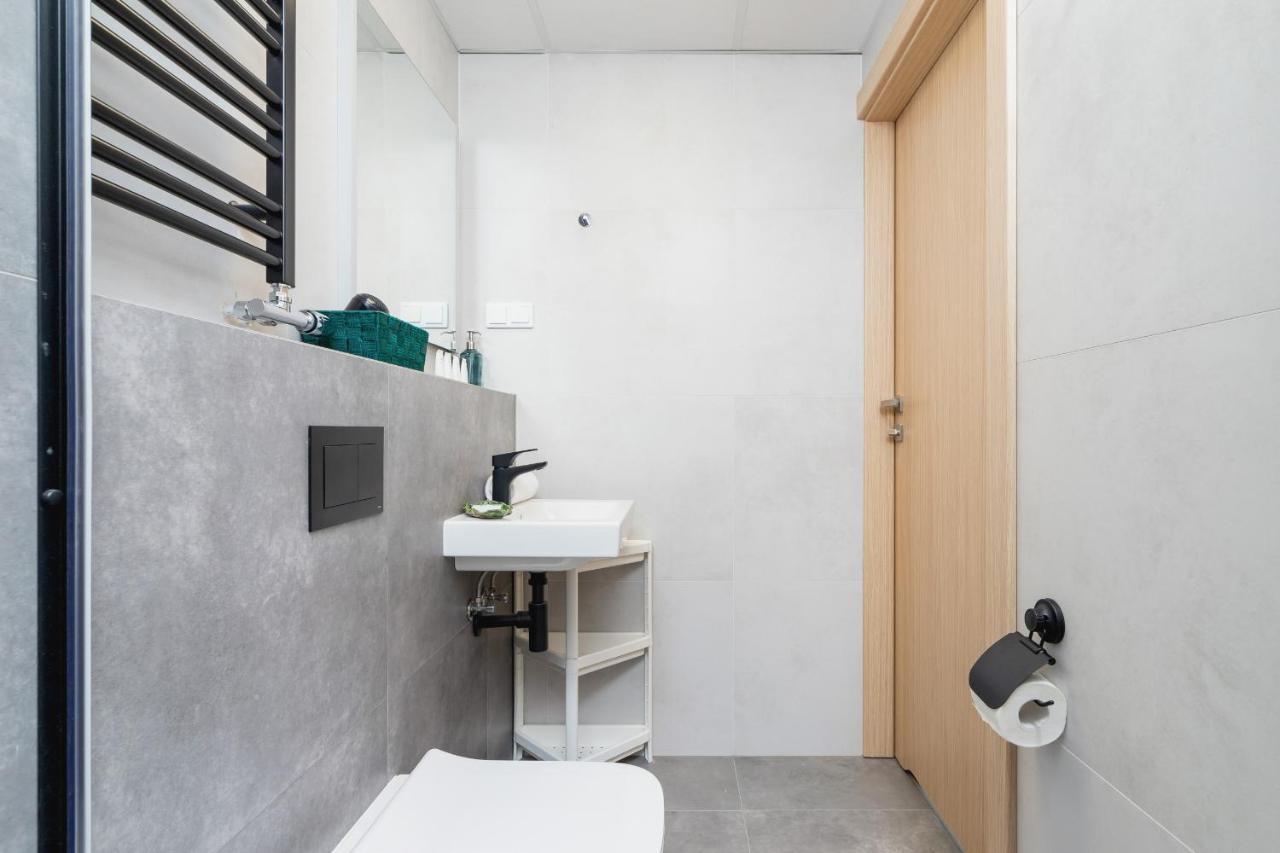 Cozy Studio Apartments Sauna & Ac Krakow By Noclegi Renters Extérieur photo